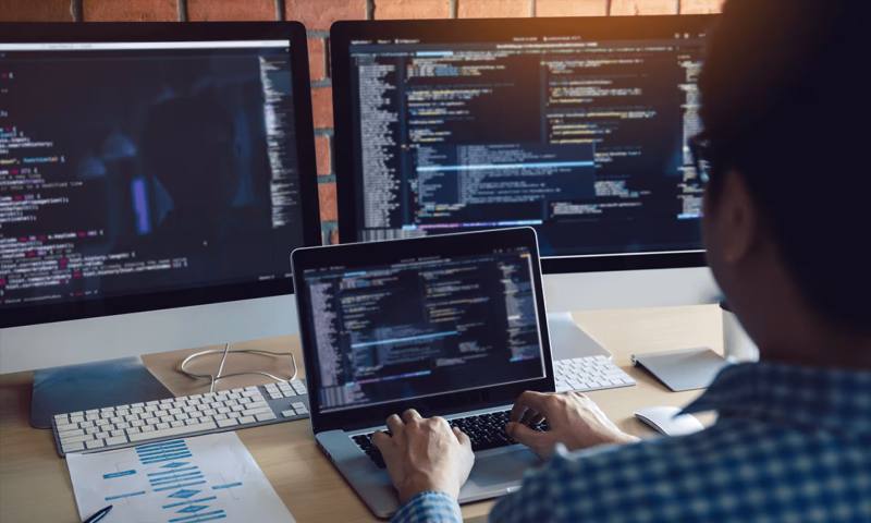 数据科学选型:R与Python如何赋能襄汾县网站建设?